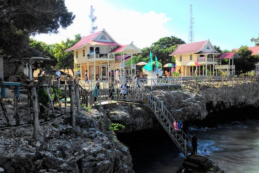 Hakuna Matata Resort, salah satu resort yang dibangun di bibir Pantai Bira 