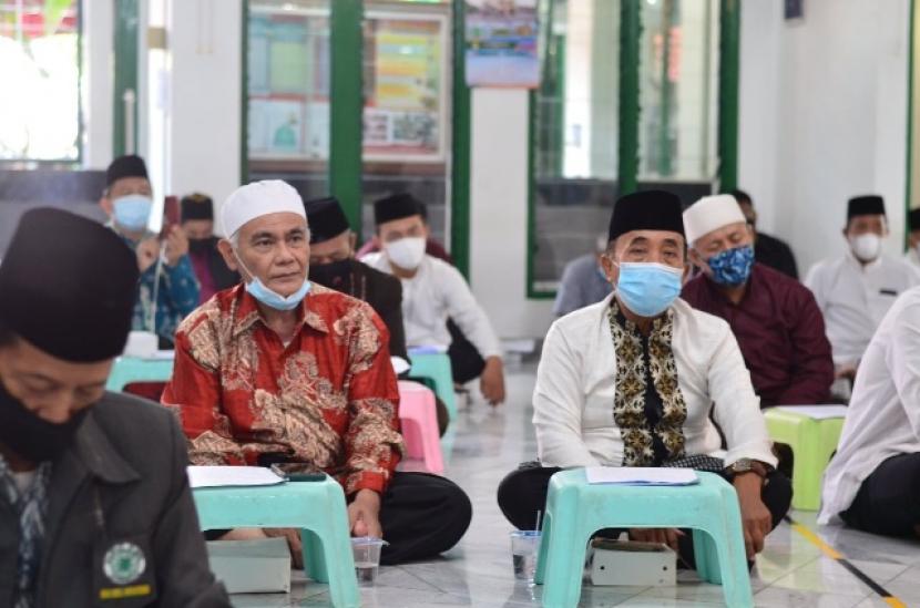 MUI Jakarta Pusat menggelar halal bi halal yang dihadiri segenap Ormas Islam.