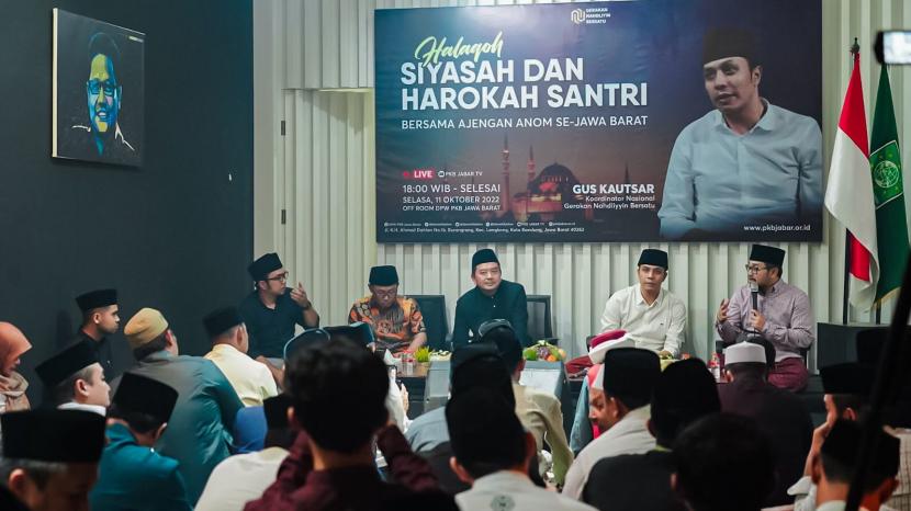 Halaqoh Siyasah dan Harokah Santri di Kantor DPW PKB Jawa Barat di Jalan KH Ahmad Dahlan Kota Bandung pada Selasa malam (11/10).