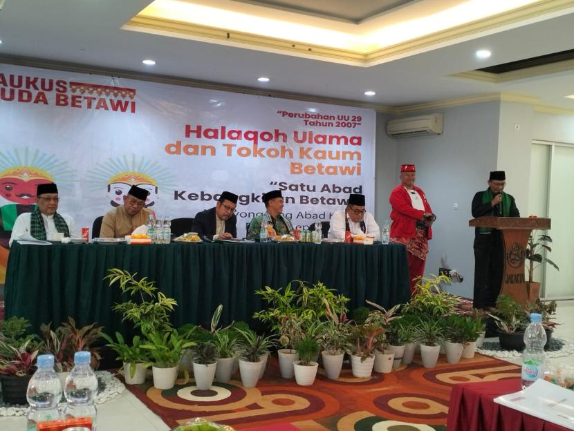 Halaqoh Ulama dan Tokoh Betawi dengan tema Satu Abad Kebangkitan Betawi Menyongsong Abad Kedua Betawi Lepas Landas di Pondok Pesantren Al Hamid, Cipayung, Jakarta Timur, Rabu (8/11/2023).