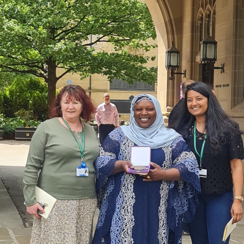 Halima Ali Shuwa dinobatkan sebagai mahasiswa pascasarjana terbaik tahun ini di University of Manchester, Inggris. Prestasinya patut menjadi teladan bagi mahasiswa Muslim di seluruh dunia.