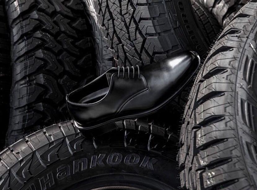 Hankook Tire melakukan daur ulang ban menjadi sepatu