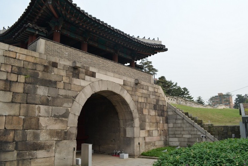 Hanyangdoseong atau tembok kota Seoul