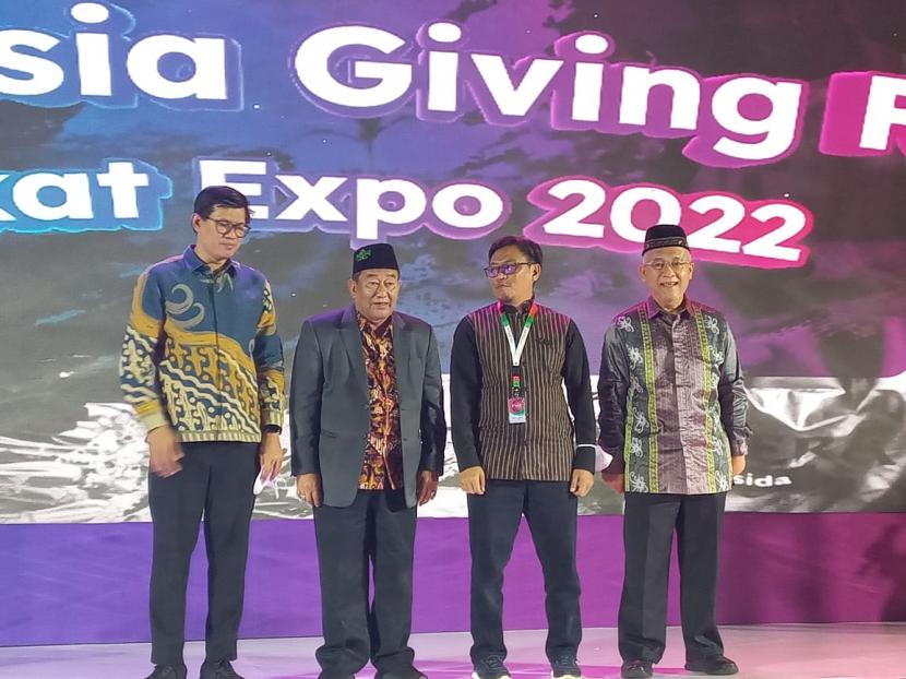 Hari pertama pagelaran Indonesia Giving Fest - Zakat Expo 2022 pada Jumat (23/12/2022) berlangsung dengan meriah dan penuh keseruan di Tennis Indoor Senayan. 