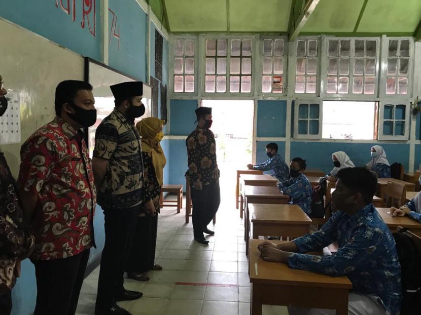 Hari pertama sekolah tatap muka langsung di SMP 1 Padang Panjang, Kamis (13/8)