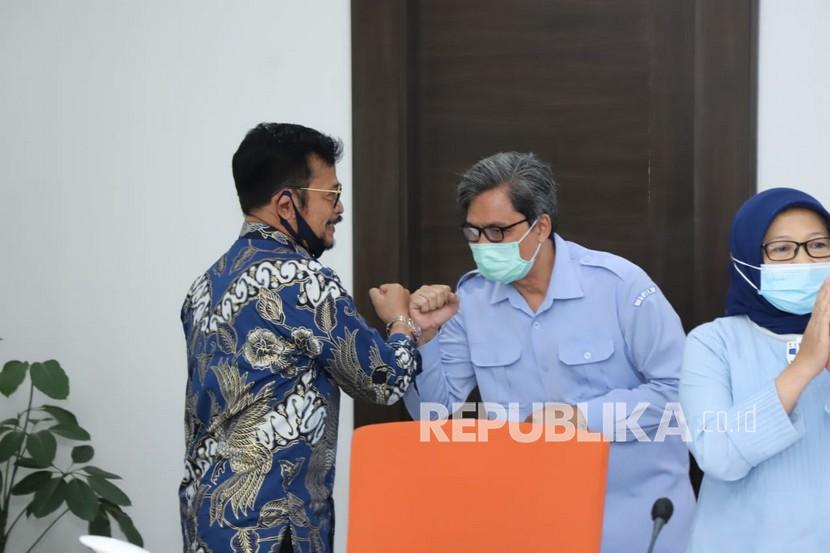 Hari pertama Syahrul Yasin Limpo melaksanakan tugas sebagai Menteri Kelautan dan Perikanan Ad Interim, Jakarta, Kamis (3/12).