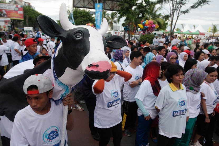 Hari susu sedunia di Makassar