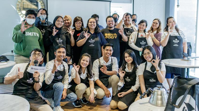 Harper MT Haryono berkolaborasi dengan Maxx Coffee Indonesia mengadakan pelatihan 