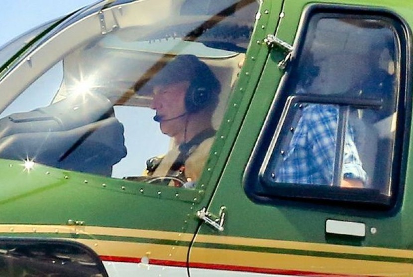 Harrison Ford kembali terbang pertama kalinya setelah kecelakaan pesawat Maret lalu, Jumat (29/5).