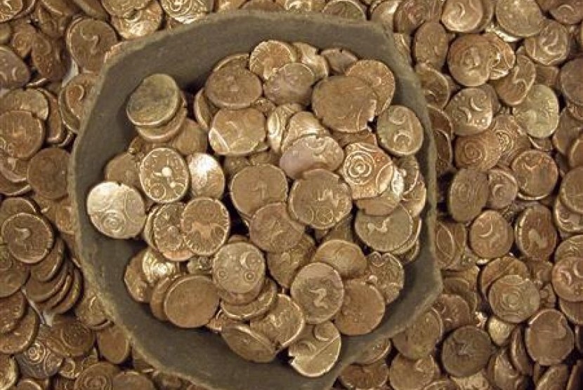 Ilustrasi koin emas temuan muatan kapal karam kuno di Indonesia.