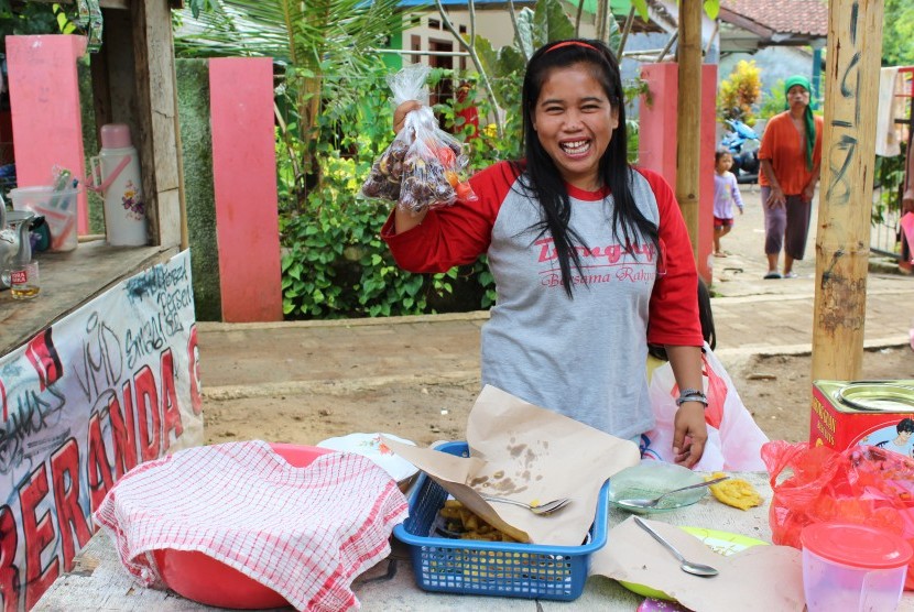 Haryani dan warung sayur matangnya