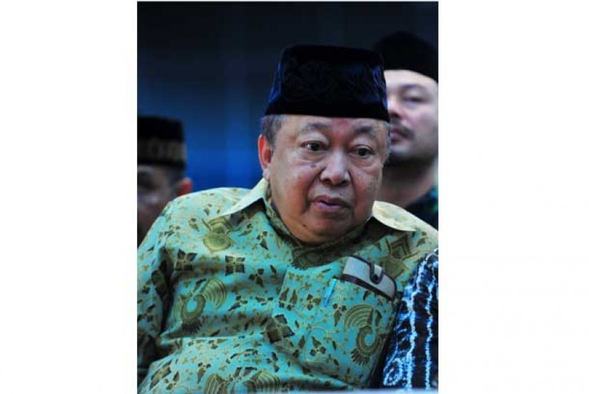 Haryanto Dhanutirto sempat menjabat sebagai Menteri Negara Pangan, Holtikultura dan Obat-obatan masa Presiden Soeharto