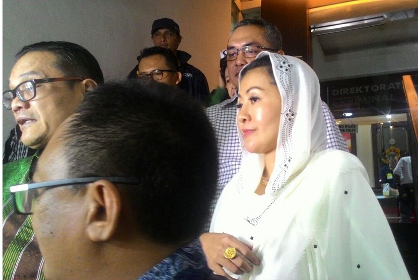 Hasnaeni Moein atau yang dijuluki 'Wanita Emas' menjalani pemeriksaan di Polda Metro Jaya, Jumat (15/4) 
