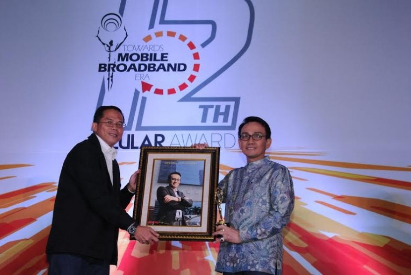 Hasnul suhaimi menerimaa lifetime achievement award