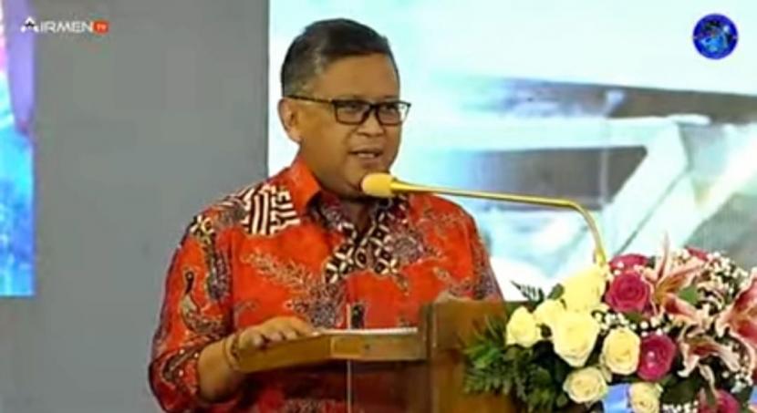 Hasto Kristiyanto dalam sambutan Seminar Nasional Tantangan TNI AU dalam Perkembangan Teknologi Elektronika Penerbangan secara virtual, Selasa (8/11/2022).