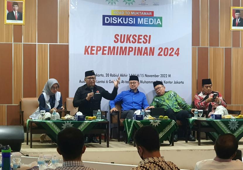 Hasto Kristiyanto saat menjadi pembicara dalam diskusi Road to Muktamar Muhammadiyah bertema Suksesi Kepemimpinan 2024 di Gedung Pengurus Pusat Muhammadiyah, Menteng, Jakarta Pusat pada Selasa (15/11/2022).