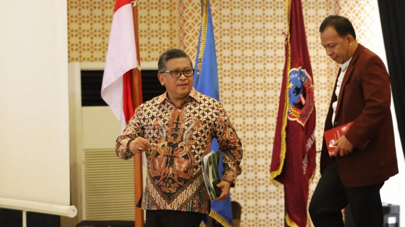 Hasto memberi kuliah umum kepada ribuan mahasiswa dan sivitas akademika Universitas Sembilan Belas November, Kolaka, Sulawesi Tenggara, Rabu (7/9/2022).