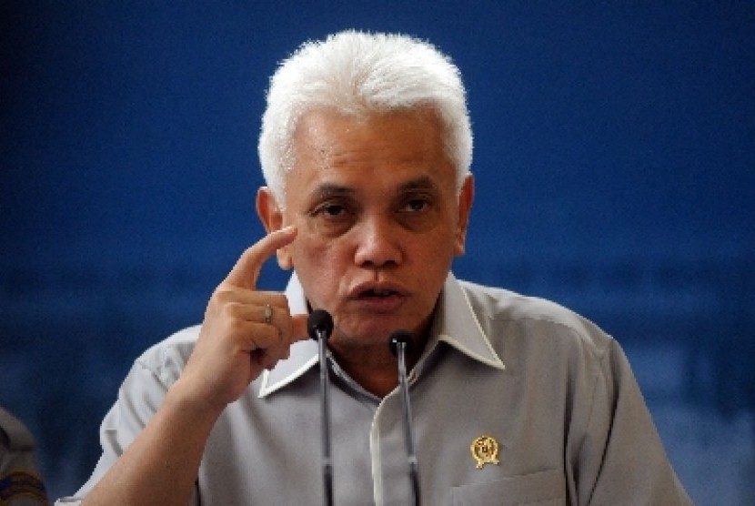 Coordinating Minister for Economy Hatta Rajasa (file photo)