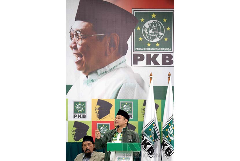 Haul Gus Dur. Ketua Umum PKB Muhaimin Iskandar memberikan orasi saat peringatan Haul Gus Dur ke-5 di DPP PKB, Jakarta, Selasa (23/12).