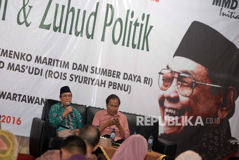 Haul Gus Dur. Rois Syuriah PBNU Masdar Farid Mas'udi (kiri) memberikan paparan saat peringatan Haul Gus Dur ke-6 di MMD, Jakarta, Senin (12/1)