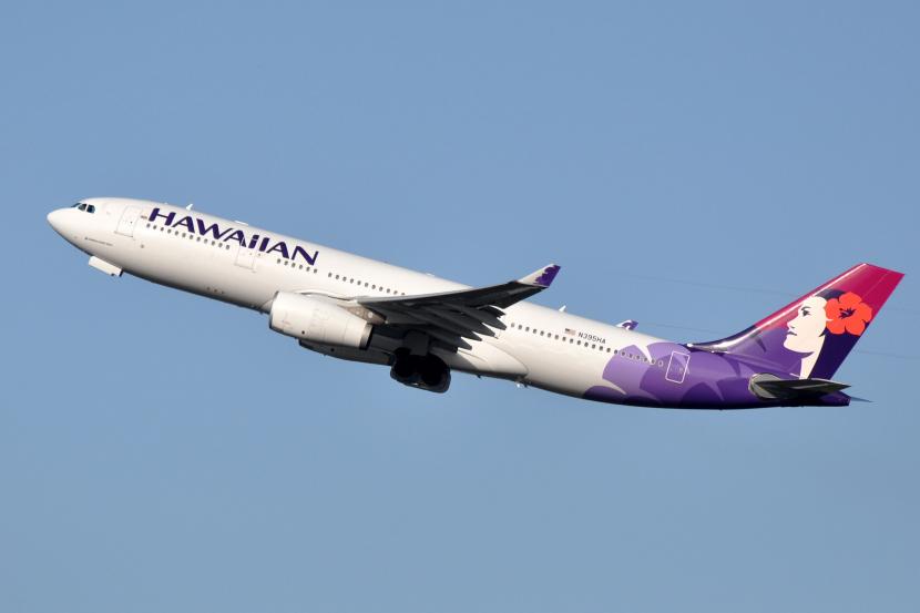 Hawaiian Airlines alihkan dua penerbangan terkait penumpang tolak pakai masker.