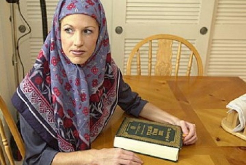 Heather Ramaha, staf Angkatan Laut AS yang beralih memeluk Islam tak lama setelah tragedi WTC 11 September terjadi.