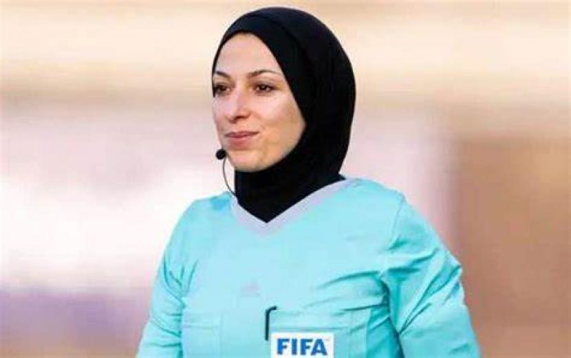 Heba Saadieh (34) juga menjadi wasit Palestina pertama dalam sejarah yang memimpin Piala Dunia. 