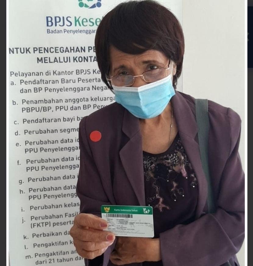 Helena Kelen Diaz (75), merupakan Peserta Jaminan Kesehatan Nasional – Kartu Indonesia Sehat (JKN-KIS). Helena begitu sapaannya bercerita  bagaimana dirinya memanfaatkan kartu kepesertaan JKN-KIS miliknya untuk operasi tumor lunak yang bersarang di kepalanya. 