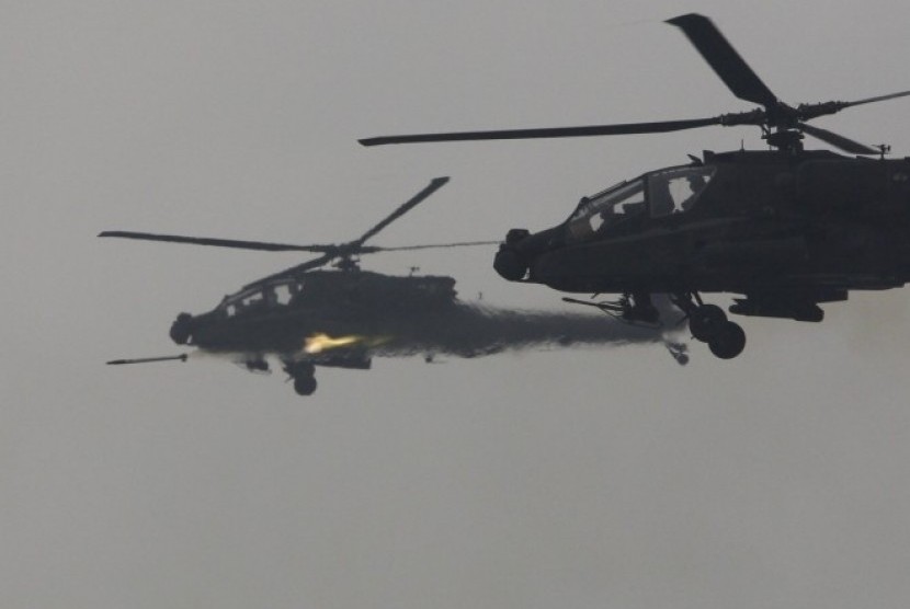 Helikopter tempur Apache.