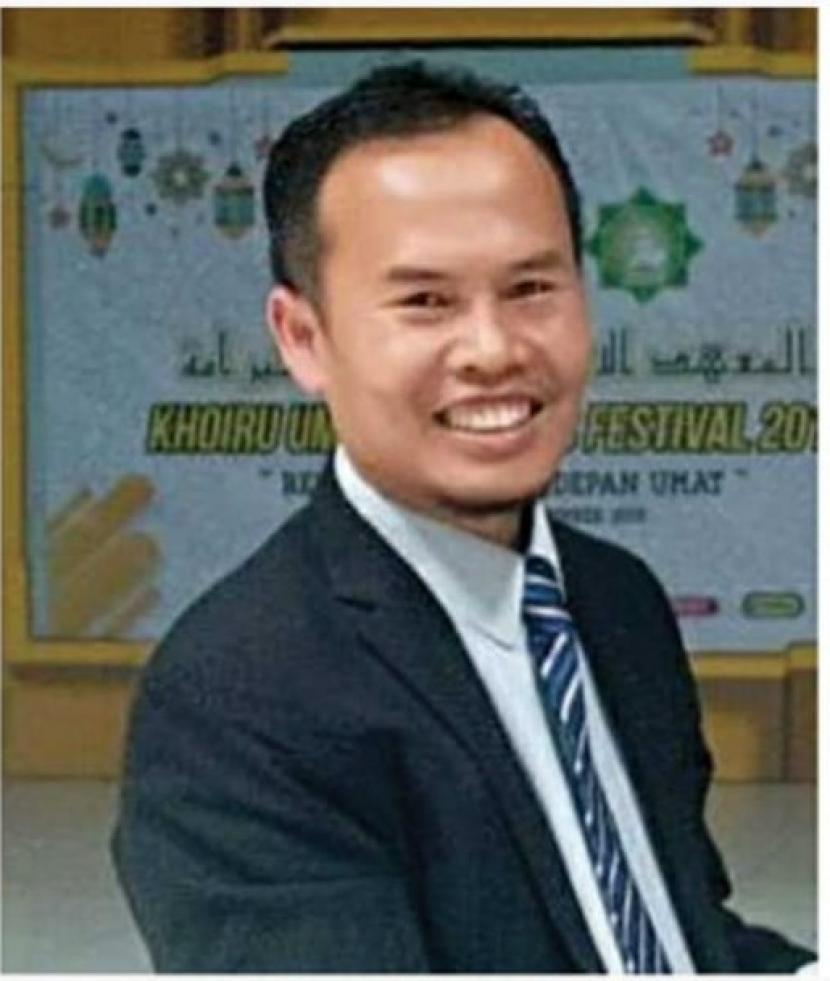 Heri Gunawan, Dosen Fakultas Tarbiyah dan Keguruan, Mahasiswa Program Doktor Pendidikan Islam UIN Sunan Gunung Djati Bandung.  