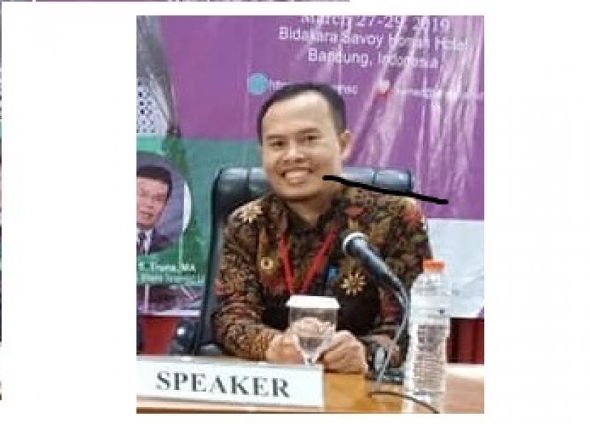 Heri Gunawan, Dosen Fakultas Tarbiyah dan Keguruan, Mahasiswa Program Doktor Ilmu Pendidikan Islam Pascasarjana Universitas Islam Negeri Sunan Gunung Djati Bandung.