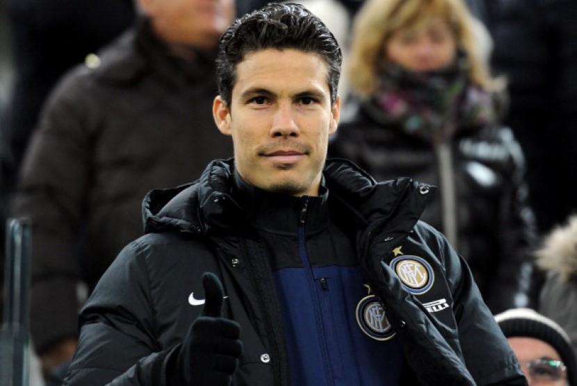 Hernanes.