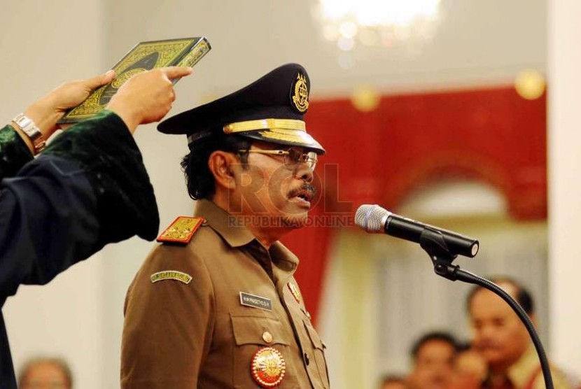 HM Prasetyo dilantik oleh Presiden RI Joko Widodo sebagai Jaksa Agung di Istana Negara Jakarta, Kamis (20/11).   