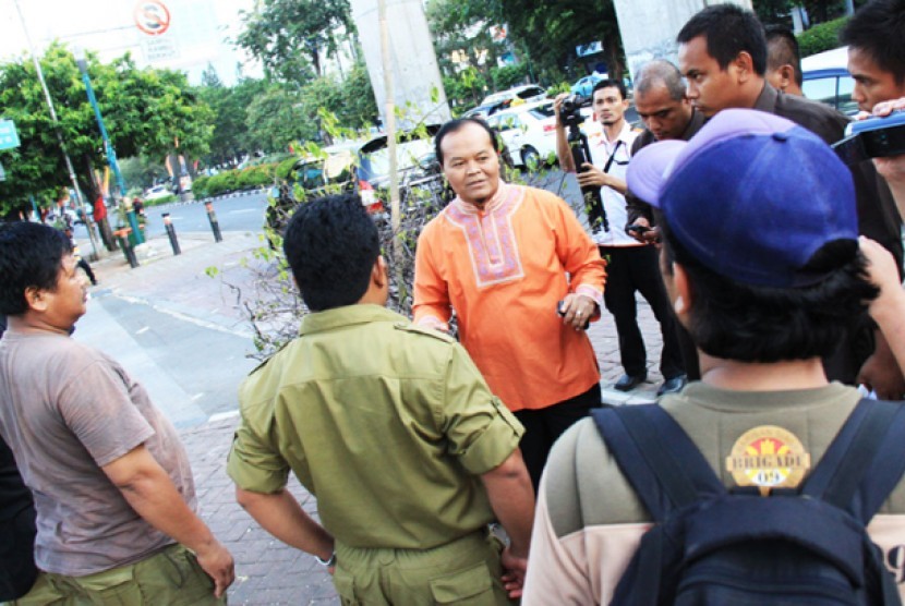 Hidayat Kembali Datangi Lokasi Kampanye untuk Pastikan Kebersihan