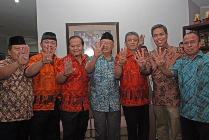 Hidayat Nur Wahid dan Didik J Rachbini datangi Kediaman Salahuddin Wahid, Selasa (12/6). Hidayat+Didik datang untuk Kontrak Politik dengan FOPPI.