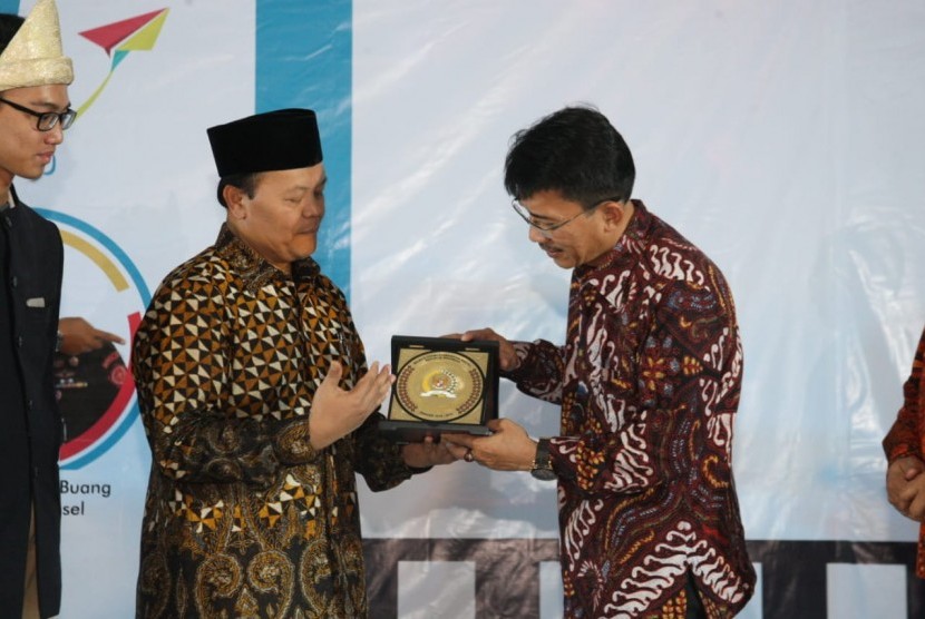 Hidayat Nur Wahid hadiri Indonesia Creative Leadership Camp II 2018, Badan Eksekutif Mahasiswa Politeknik Negeri Sriwijaya, Palembang, Selasa (23/10) lalu.