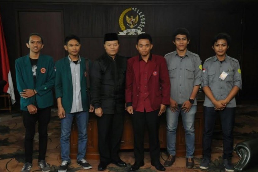 Hidayat Nur Wahid ketika menerima beberapa mahasiswa berlatar pendidikan Muhammadiyah pada Rabu (4/5).