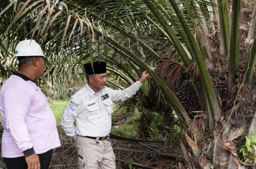 Hilirisasi kelapa sawit milik petani rakyat (ilustrasi). Hilirisasi jangan diikuti kebijakan pelarangan ekspor bahan mentah. Kebijakan hilirisasi yang dicanangkan pemerintah merupakan langkah positif untuk meningkatkan daya saing industri dalam negeri dan membuka peluang Indonesia untuk terintegrasi ke dalam rantai nilai global atau Global Value Chain (GVC).