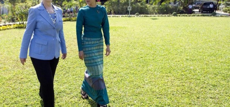Hillary Clinton dan Aung San Suu Kyi
