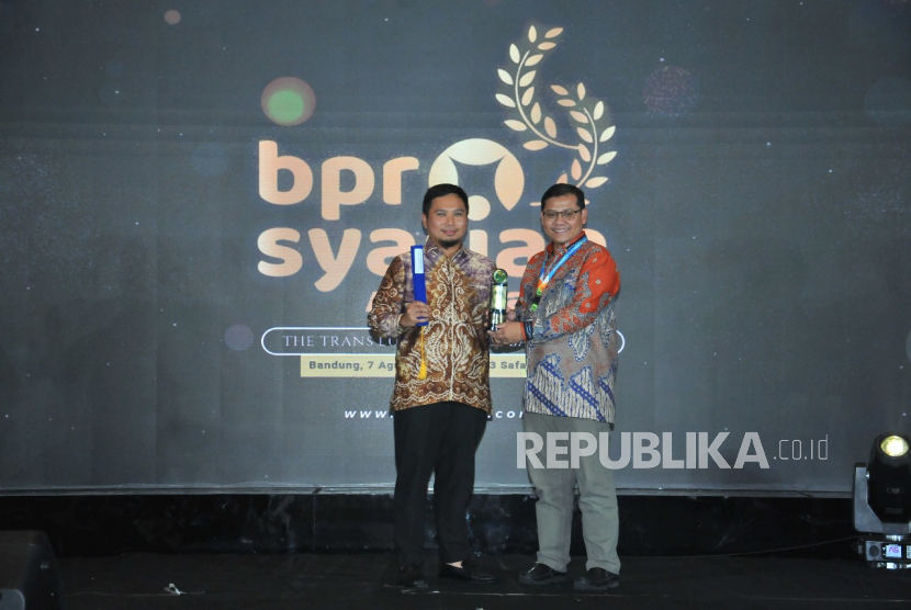Himpunan Bank Perekonomian Rakyat Syariah Indonesia (HIMBARSI) menggelar ajang penghargaan BPR Syariah Award atau BPRS Award