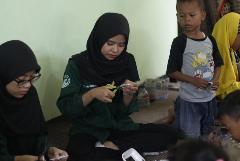 Himpunan Mahasiswa Biologi (HIMABIO)  IPB University mengadakan bina desa yang diselenggarakan di Desa Cihideung Ilir, Bogor, Jawa Barat.