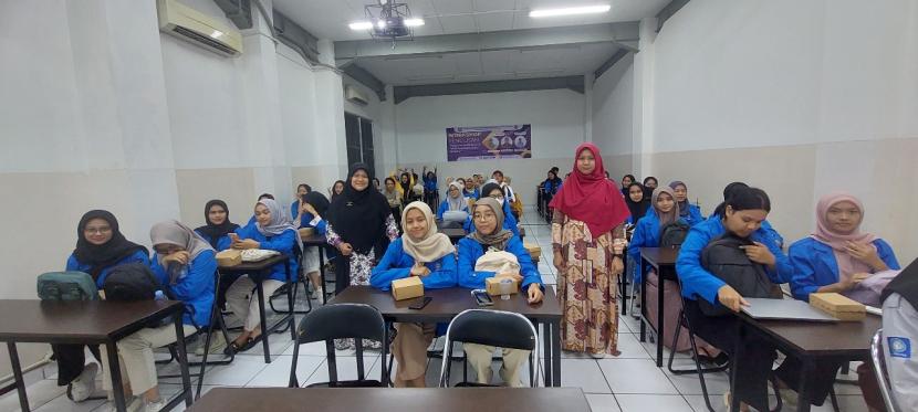 Himpunan Mahasiswa Sistem Informasi Akuntansi (HIMASA) Universitas BSI (Bina Sarana Informatika) kampus Bogor kembali menggelar Workshop dengan tema Pembuatan Artikel Ilmiah dan Teknik Pengutipan dengan Mendeley.