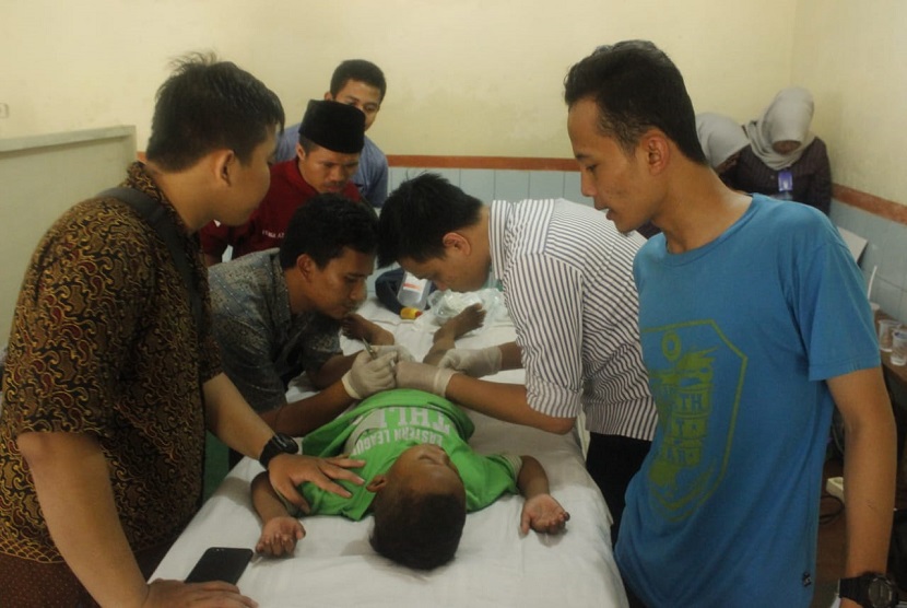 HMI gelar pengobatan gratis dan sunatan massal di wilayah Sempur Kota Bogor.