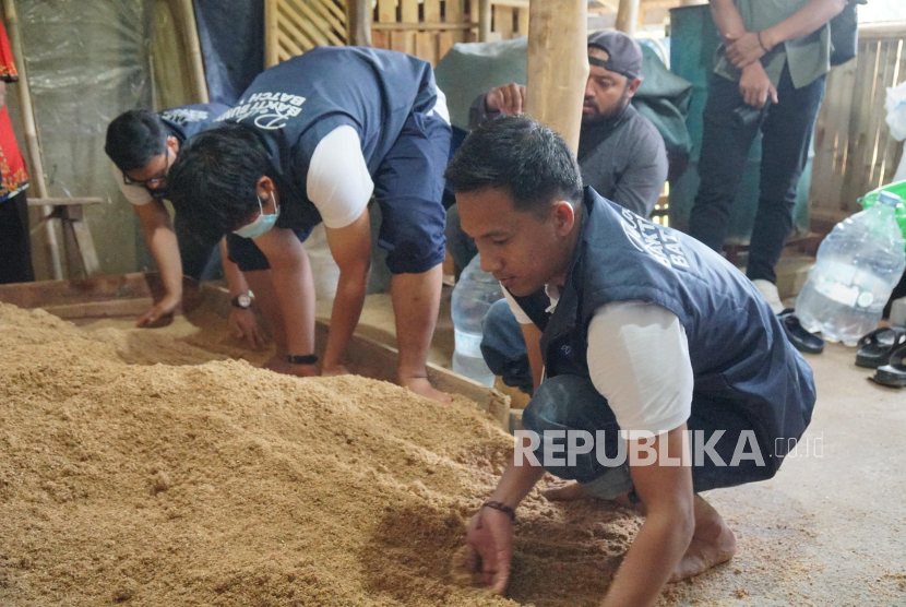 Holding BUMN Danareksa bersama PT Perusahaan Pengelola Aset (PPA) menggelar program Relawan Bakti BUMN Batch VIII di Desa Medanglayang, Kecamatan Panumbangan, Ciamis, Jawa Barat, pada 14–17 Agustus 2025. 