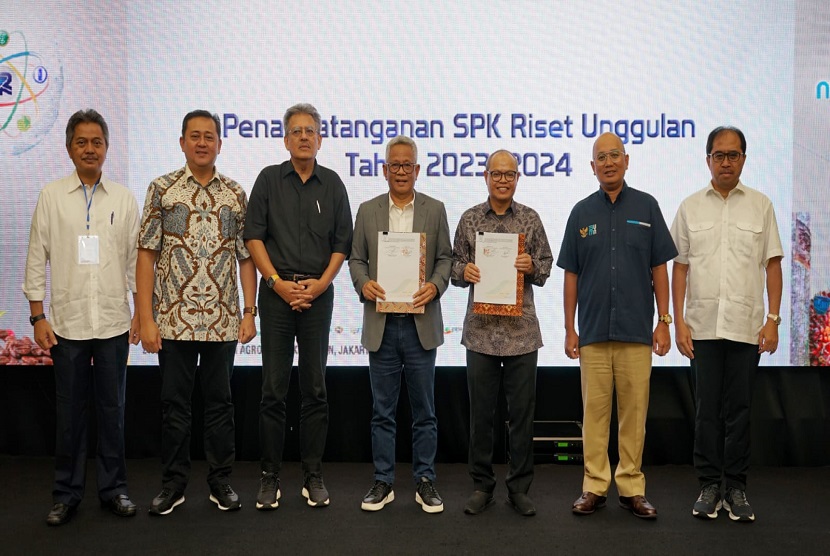  Holding Perkebunan Nusantara PTPN III (Persero) bersama dengan anak usahanya, yakni PT Riset Perkebunan Nusantara (RPN), menggelar ekspose hasil riset dan meluncurkan sejumlah produk unggulan.