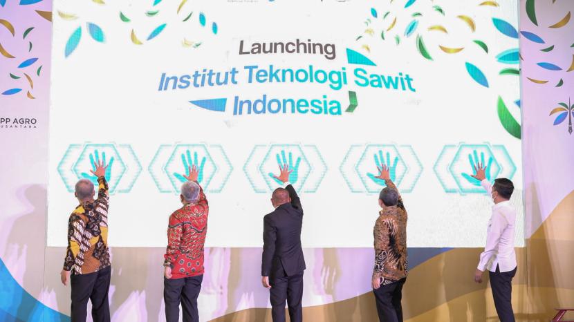  Holding Perkebunan Nusantara PTPN III (Persero) meluncurkan  Institut Teknologi Sawit Indonesia (ITSI) di Medan pada Jumat (18/3/2022). 