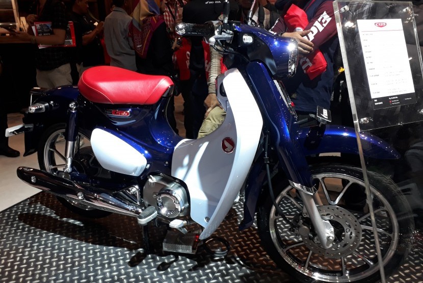 Honda Super Cub C 125 pada pameran Indonesia  Motorcylce Show (IMOS) 2018
