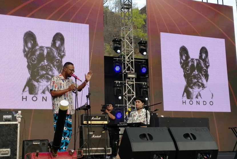 Hondo, duo musisi Mohammed Kamga dan Chevrina Anayang, tampil di hari pertama Soundrenaline 2019, Sabtu (7/9)