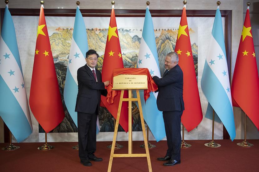 Honduras membuka Kedutaan Besar di Cina setelah negara Amerika Tengah itu memutus hubungan diplomatik dengan Taiwan pada awal tahun ini.