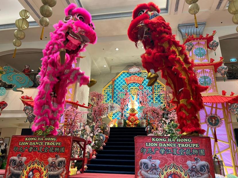 Hotel Borobudur Jakarta menggelar rangkaian perayaan Tahun Baru Imlek bertema Tahun Kelinci Air dengan menghadirkan beragam pertunjukan dan kegiatan menarik khas Tionghoa yang dapat dinikmati oleh para tamu dan pengunjung. Rangkaian acara dimulai sejak Sabtu (21/1/2023).